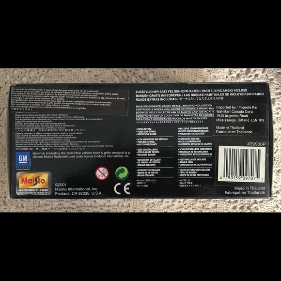 Maisto 1:27 Red Hummer Soft Top NIB  Die Cast Metal Model Kit - Picture 4 of 5